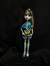 100% Complete Monster High Picture Day Frankie Stein Doll