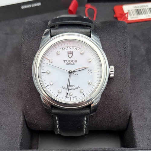 Tudor glamour date - glamour, date-day