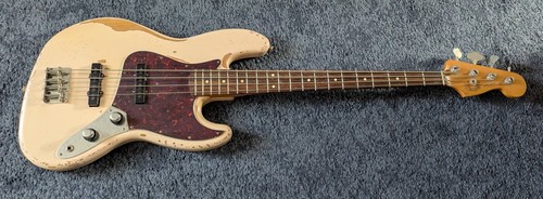 Fender artist series flea - series,