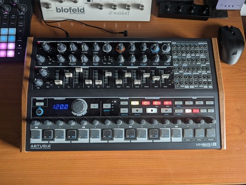 Arturia minibrute - minibrute, 2s
