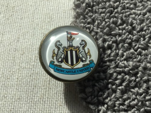 Newcastle united enamel pin - newcastle,