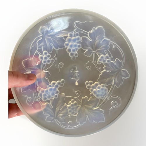 Lalique grape motif - grape,