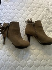 Women's Ankle Boot Size 4