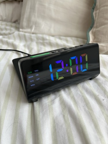 Digital alarm clock - alarm, with