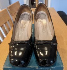 Womans Rayne leather court