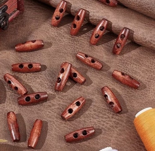 Wooden toggle buttons reddish - toggle,