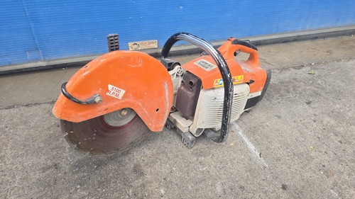 Stihl saw ts400 with large - saw,