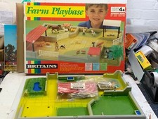 BRITAINS.1:32.FARM PLAYBASE