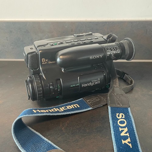 Sony ccd tr75e - pal, handycam