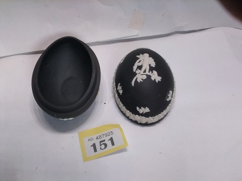 Wedgwood egg shaped trinket - egg,