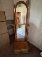 Ducal Victoria Mirror W/Drawer