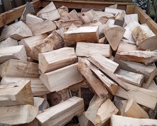 Trailer of hardwood logs / fire wood *FREE LOCAL DELIVERY*