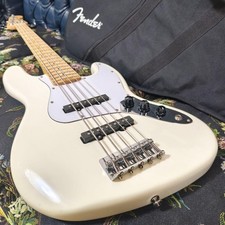 SQUIER Affinity Jazz Bass V