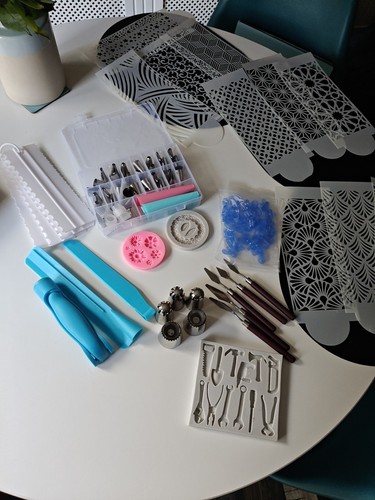 Complete cake decorating set - decorating,