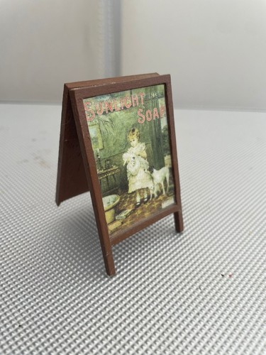 Dolls house accessory - 1:12,