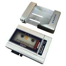 Vtg Sanyo AM/FM  M-g10Cassette Recorder/Player. Walkman Retro +Case  (7