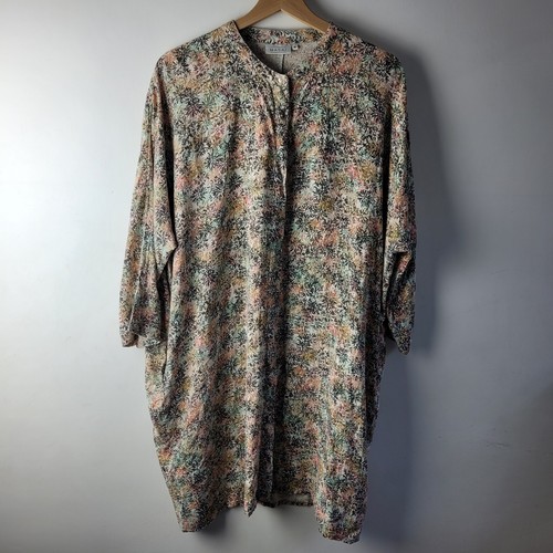 Masai women med - women,