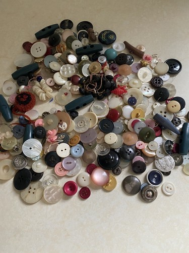 250 vintage buttons mixed - 250,