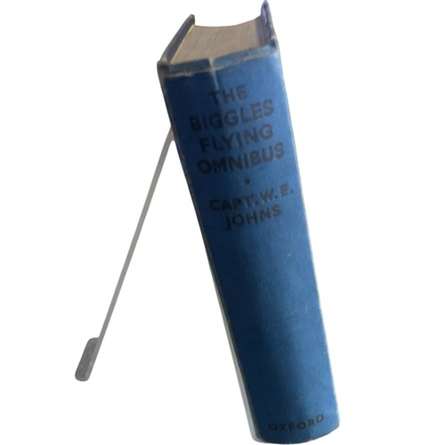 The biggles flying omnibus - flying,