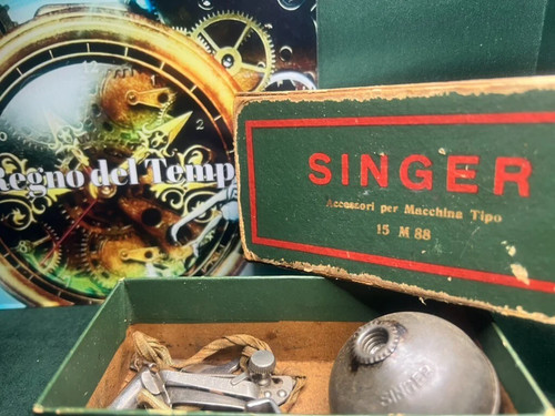 Singer sewing machine - 🔴,