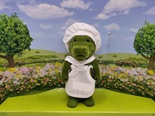 Sylvanian Families Baerenwald Alligator Parent Figure In Chef Outfit