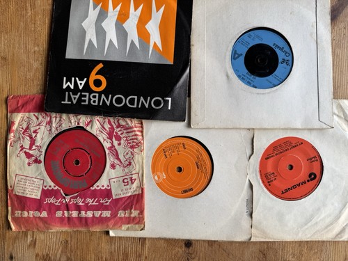 Vintage vinyl singles - 7”,