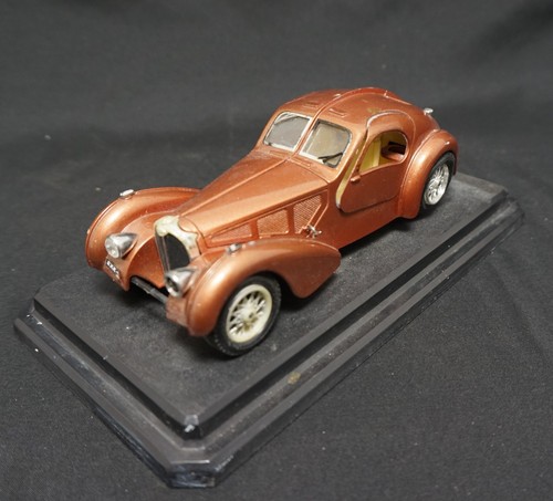 Bburago bugatti atlantic 1936 - bburago,