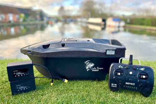 Lake reaper carp bait - reaper, boat