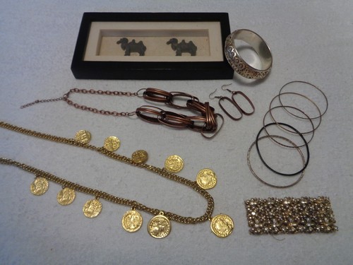 Camels picture retro - camels, goldtone