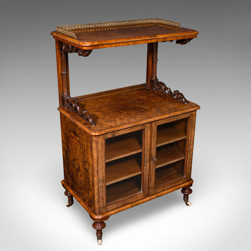 Antique pianist lounge - pianist's,