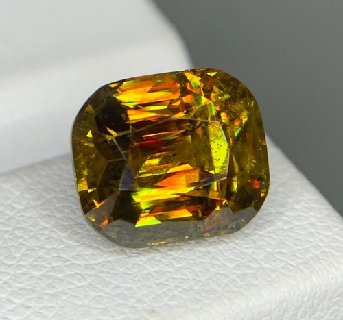 Sphene loose gemstone - 5.70, ct
