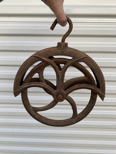 Antique large cast iron well - large,