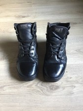 Magnum Unisex Black Boots. Size 4