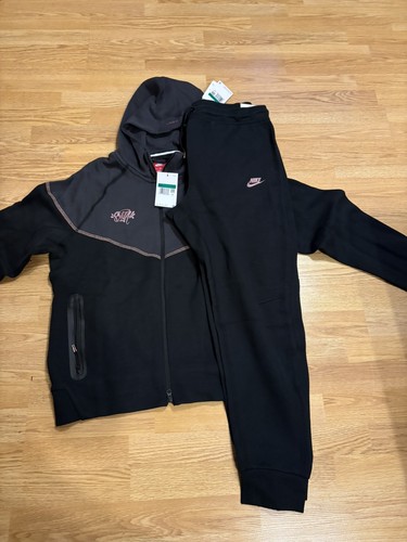 Central cee syna nike tech - central,