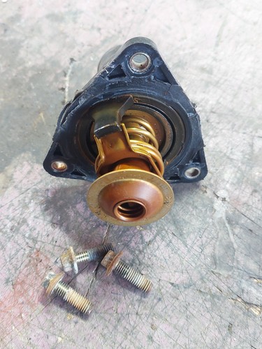 Thermostat housing jaguar - &,