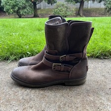 UGG Simmens Leather Waterproof