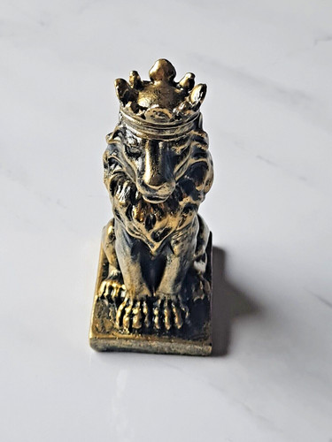 Bronze lion ornament stature - ,