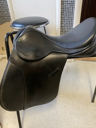 Saddle black leather 5 - gp,