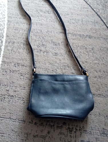 Ladies navy shoulder bag - navy,