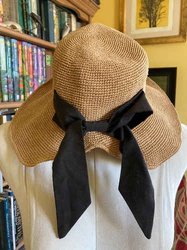 Plumo crushable woven cloche - woven,