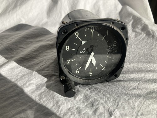Cessna aircraft altimeter desk - altimeter,