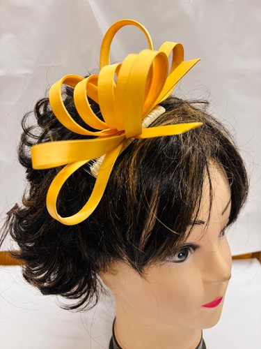 Fascinator comb with feathers - with,