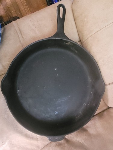 Antique cast iron skillet - 14",