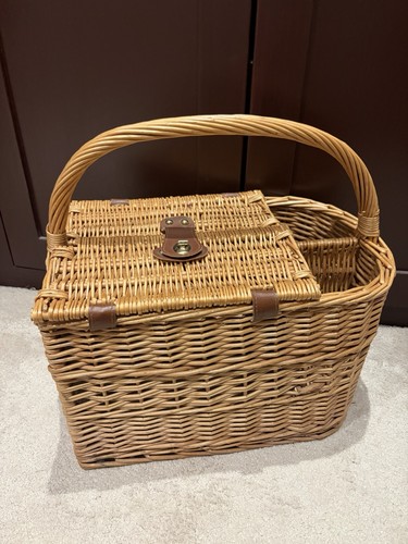 Vintage wicker picnic basket - wicker,