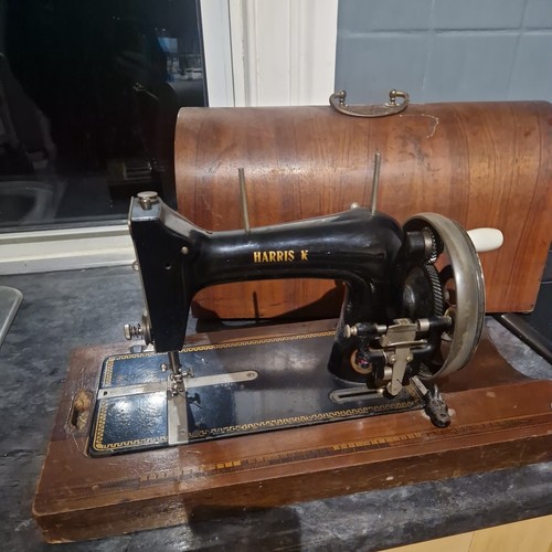 Vintage harris cased shuttle - k,