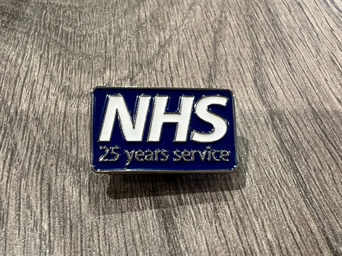 Nhs pin badge nurse doctor - -,