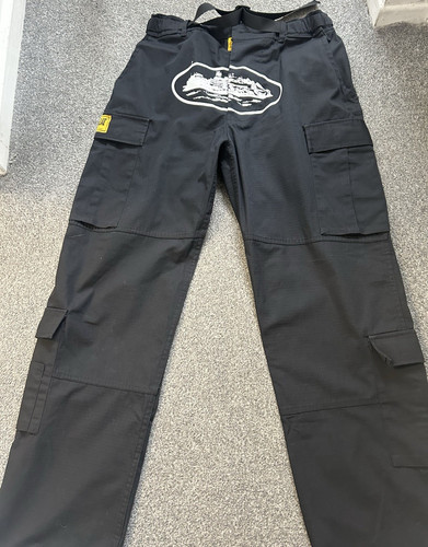 Corteiz black cotton cargo - black,