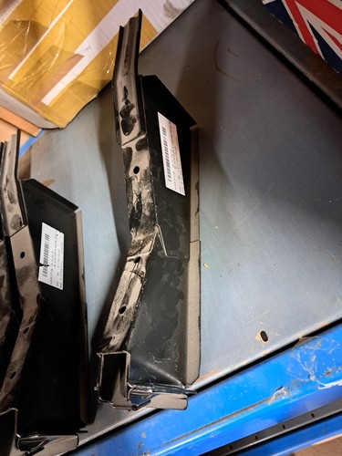 Rear outrigger jacking - rear, &