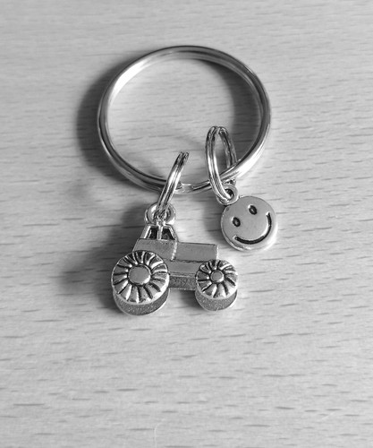 Super smiley tractor keyring - &,