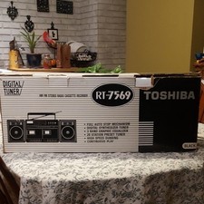 Toshiba RT-7569 AM/FM Stereo